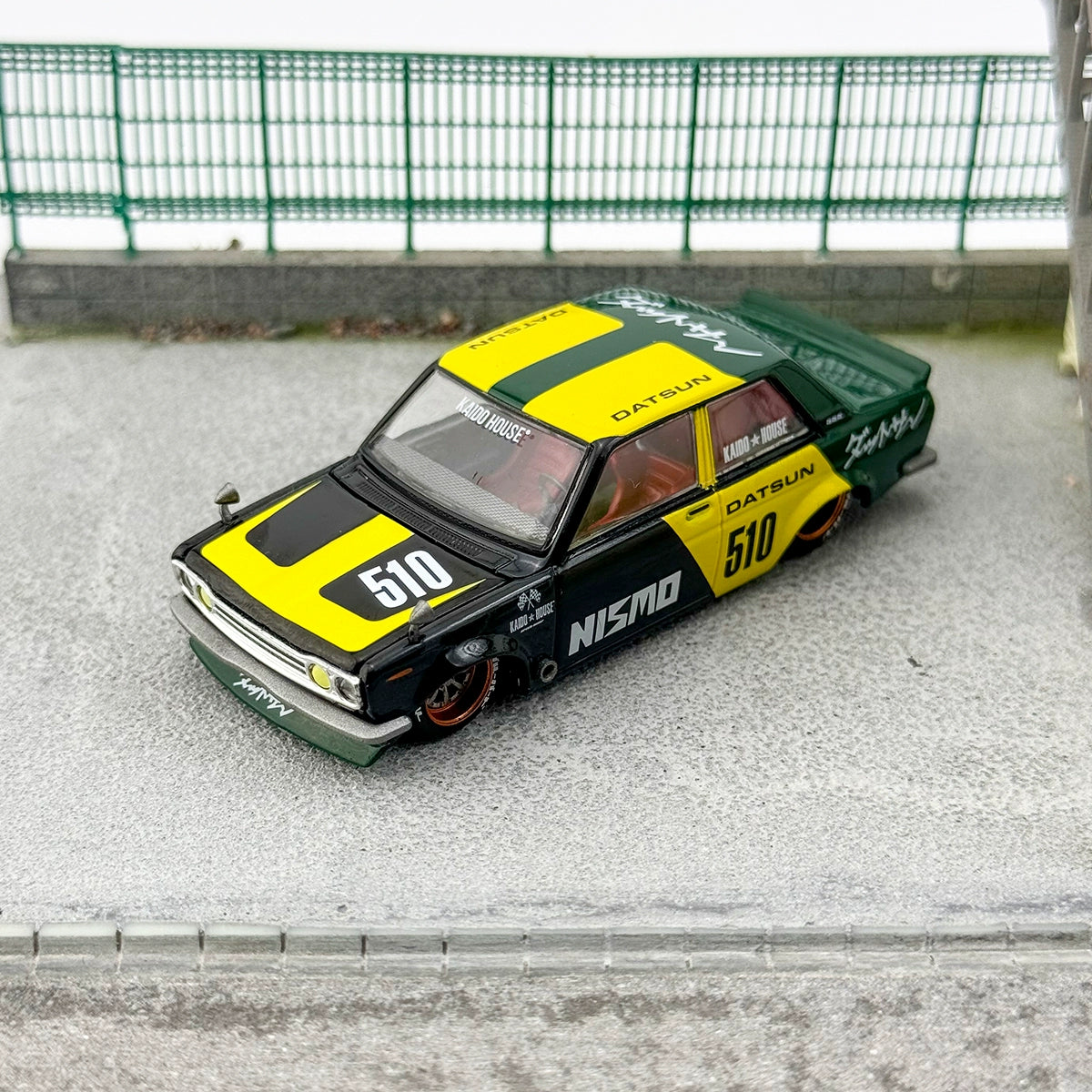 Kaido House MINIGT 1:64 //131 DATSUN Street510 Alloy car model