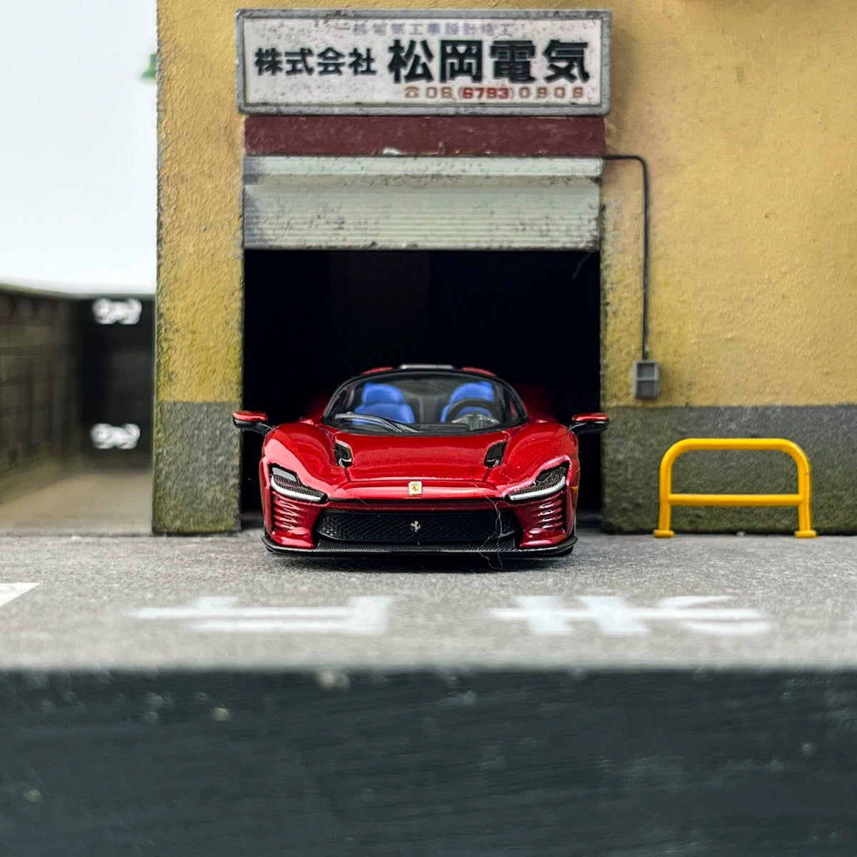 BBR 1:64 Ferrari Daytona SP3 Rosso Alloy car model