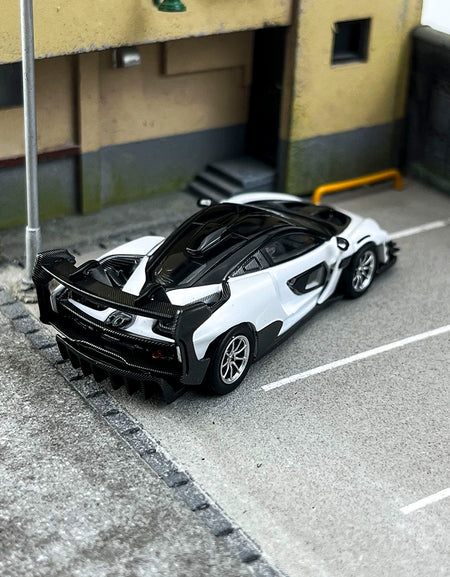 CM 1:64 Mclaren Senna GTR Alloy car model