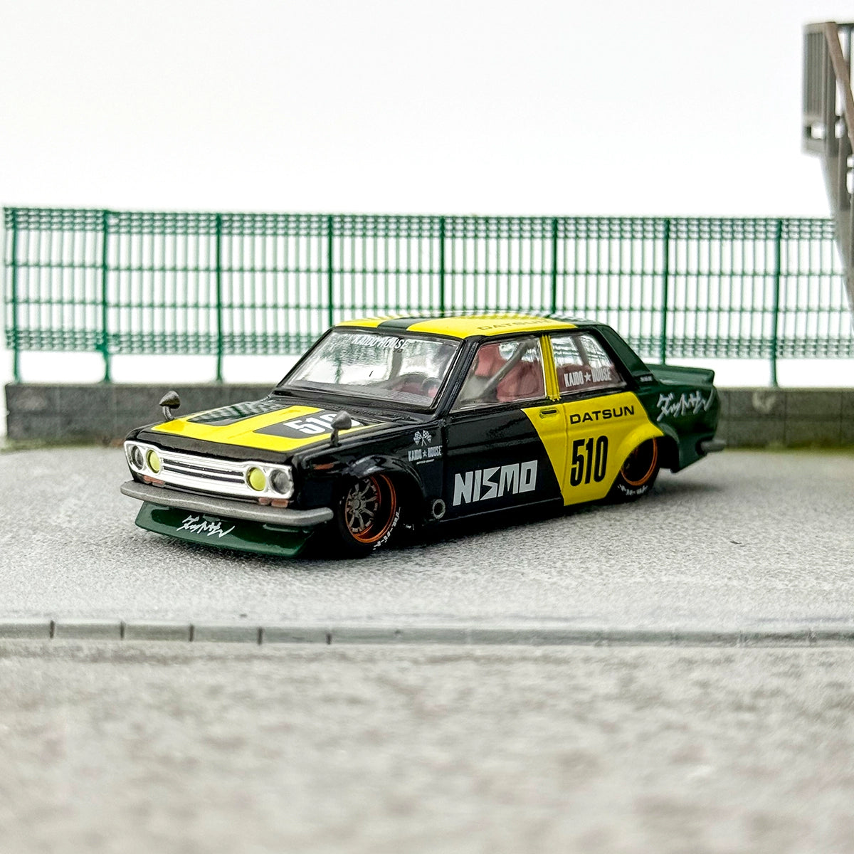 Kaido House MINIGT 1:64 //131 DATSUN Street510 Alloy car model