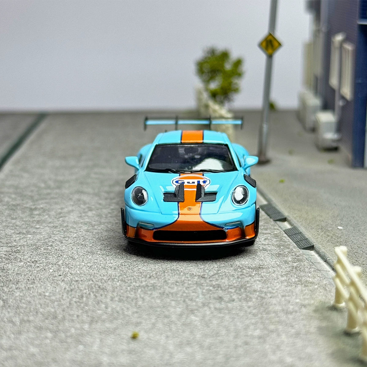 SOLO 1:64 Porsche 911 992 GT3RS GULF Alloy car model