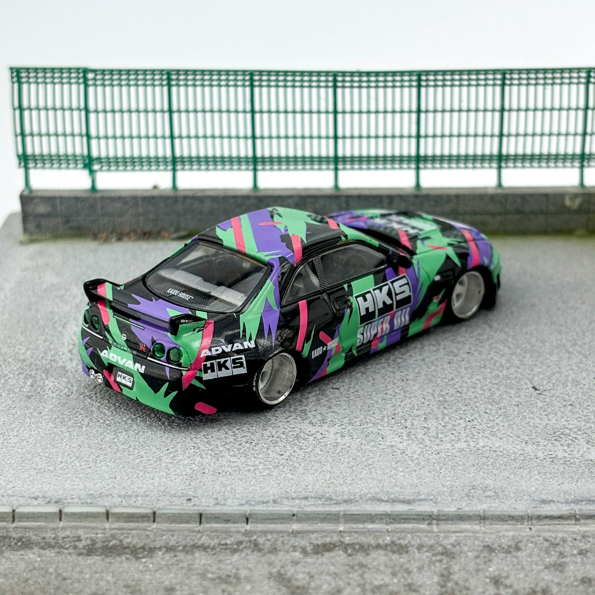 Kaido House MINIGT 1:64 #129 Nissan GTR R33 HKS Alloy car model