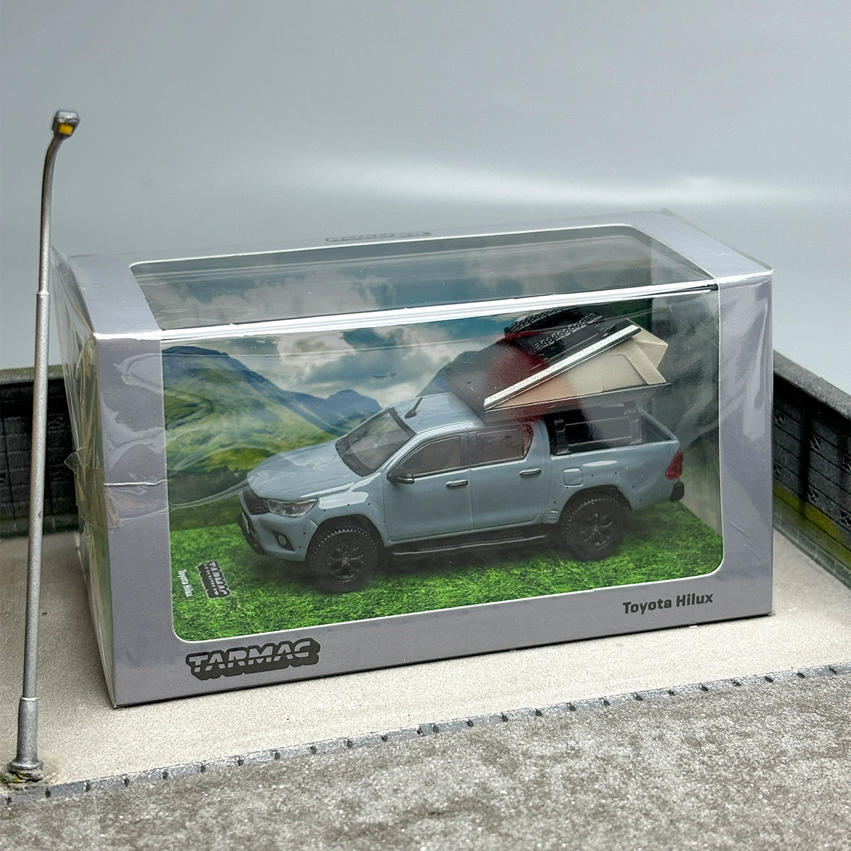 TW 1:64 Toyota Hilux Pick-Up Alloy car model