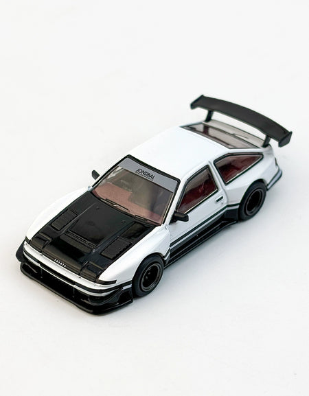 Tarmac Works 1:64 Toyota Sprinter Trueno AE86 Widebady Alloy car model