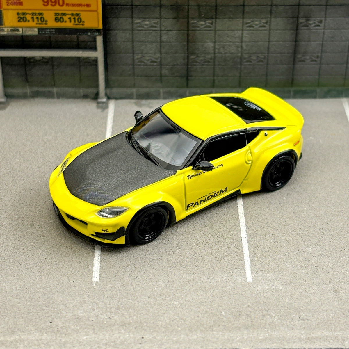 MINIGT 1:64 #752 Nissan Z Pandem Ikazuchi Yellow  Alloy car model
