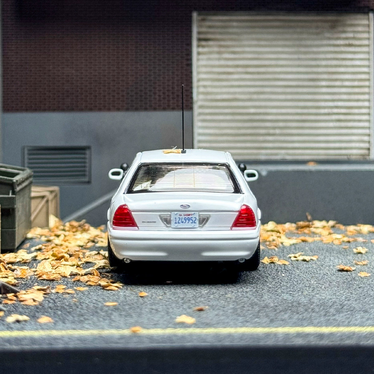 Rollin 1:64 Scale CHP California Highway Patrol SMPV 'Polar Bear' Commercial Patrol Vehicle - Die-Cast Alloy Police Car Model (Limited Edition Collectible Toy Car)