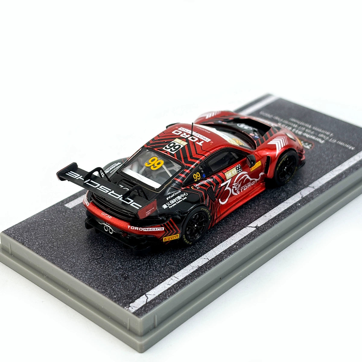 Tarmac Works 1:64 Porsche 911 GT3 R Macau GT Cup FIA Alloy car model