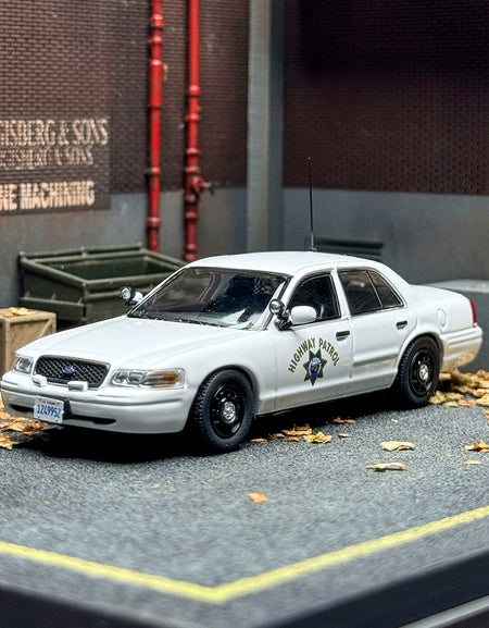 Rollin 1:64 Scale CHP California Highway Patrol SMPV 'Polar Bear' Commercial Patrol Vehicle - Die-Cast Alloy Police Car Model (Limited Edition Collectible Toy Car)