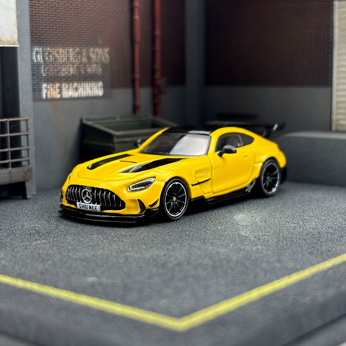 Tarmac Works TW 1:64 Mercedes AMG GT Black Series Alloy car model