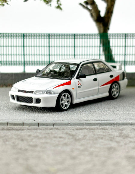Tarmac Works TW 1:64 Mitsubishi Lancer RS Evolution Alloy car model