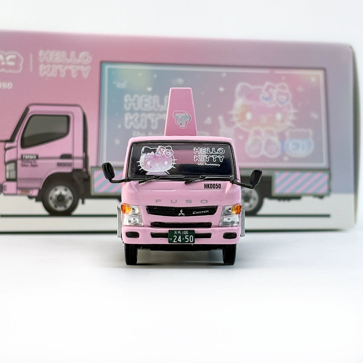Tarmac Works 1:64 Mitsubishi Fuso Canter Hello Kitty Alloy car model