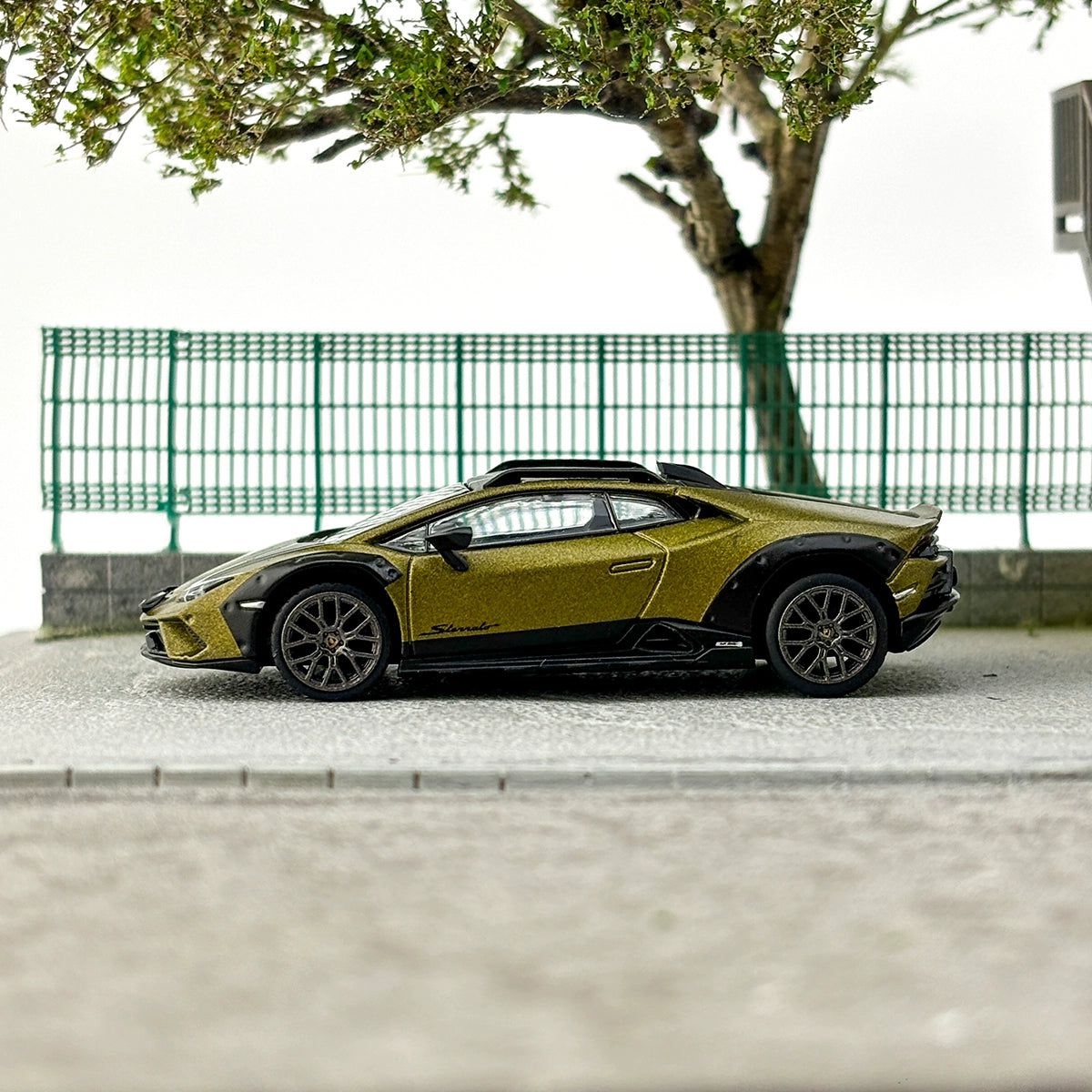 MINIGT 1:64 #779 Lamborghini Huracan Sterrato Alloy car model